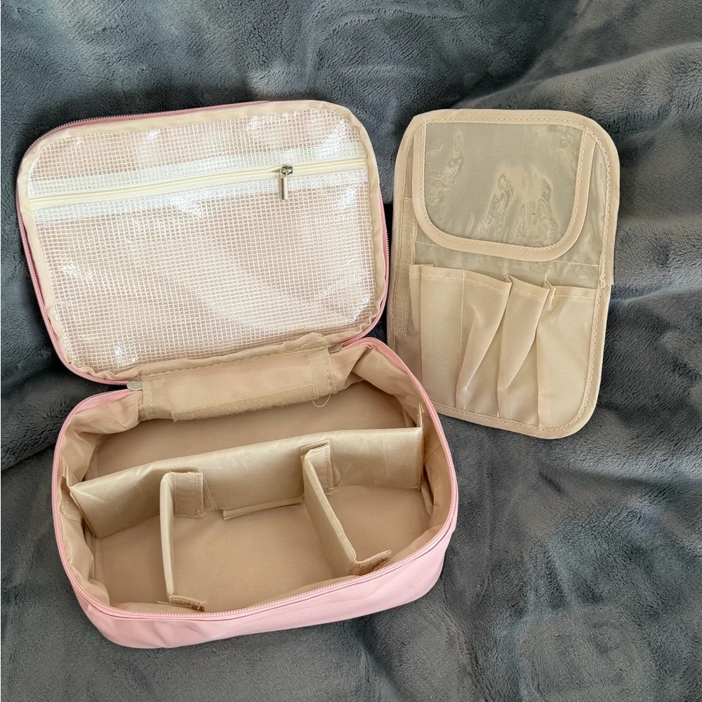 ❤️❤️SANRIO MYSTERY BUNDLE with Pink Hello Kitty Travel Make-Up Bag